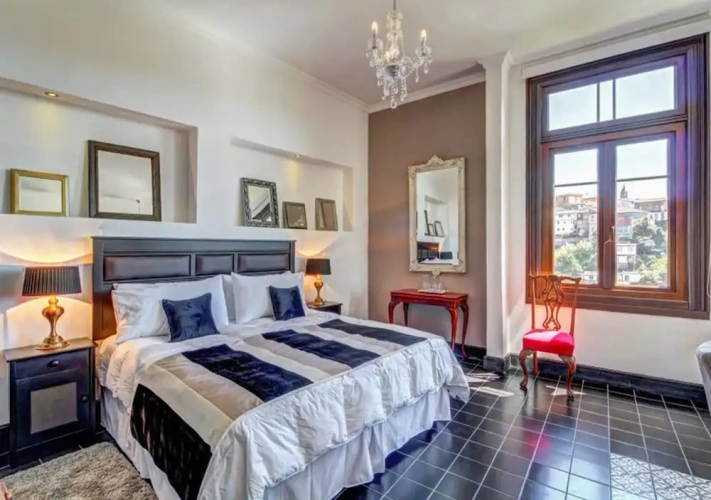 Premium Double Suite with land view
