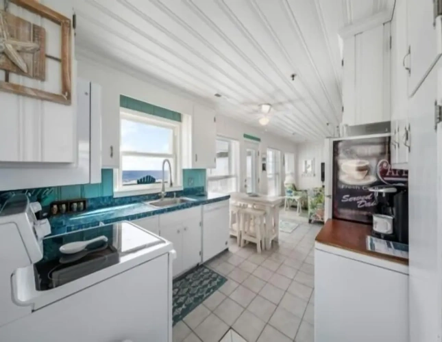 2 Bedrooms Villa