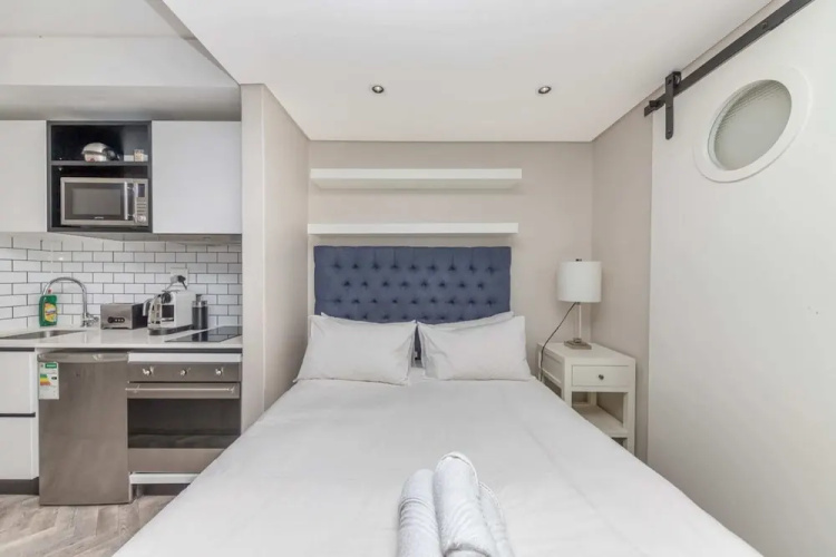 Stylish Minimalist Studio in Central Cape Town