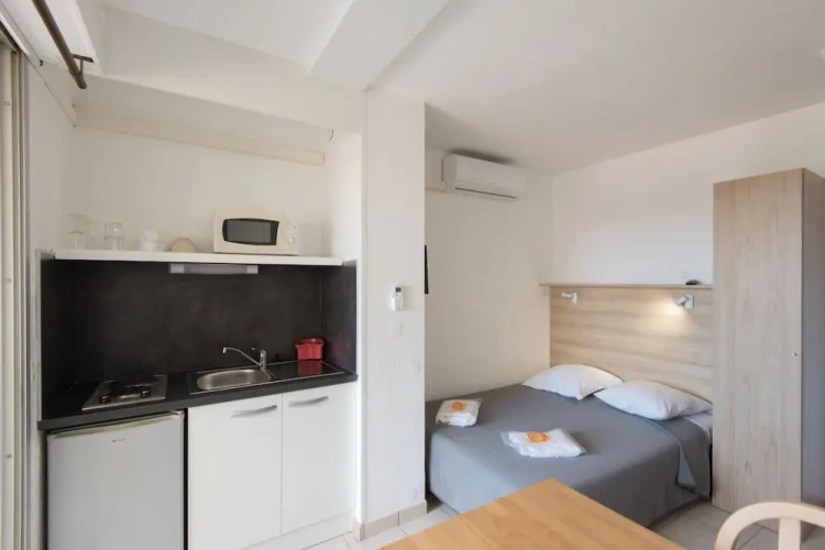 Economy Studio
