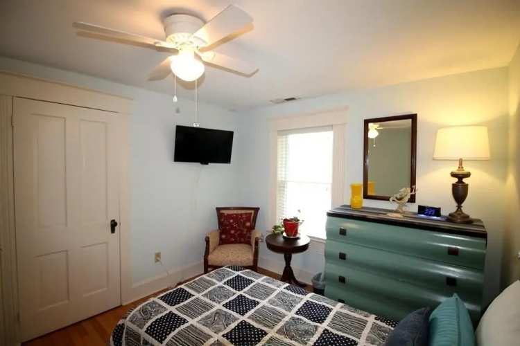 Delaware Avenue 32A