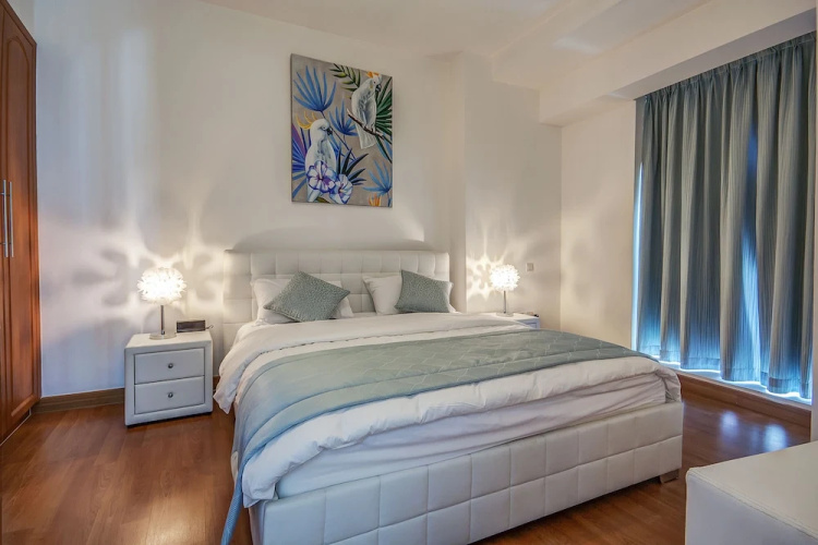 The Waves by Deluxe Holiday Homes