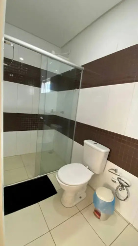 Casa com Piscina - Quartos Privativos