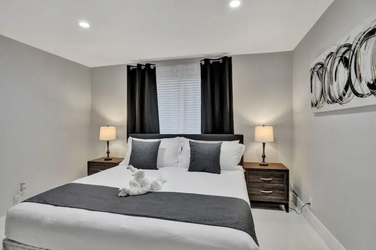 Renovated 5 Br Home with Heated Pool