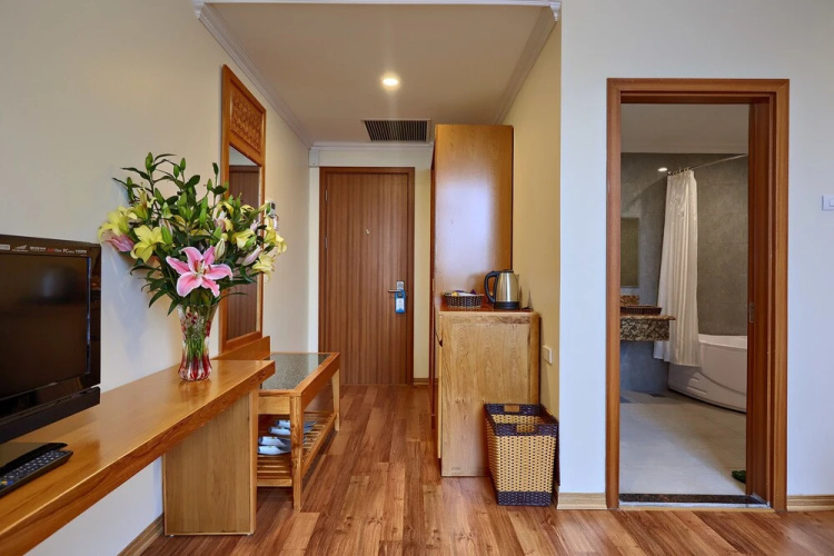 HS-Peace Hotel