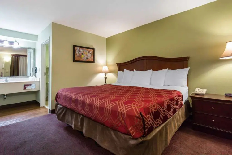 Econo Lodge at Thousand Hills