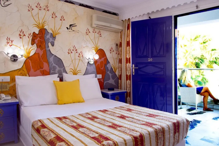Black Sandy Beach Hotel