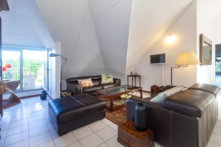 3 Bedrooms Apartment