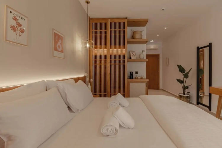 Suite with pool view