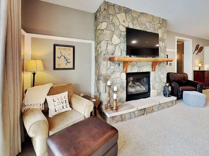 Center Stage by Taylor Made Deep Creek