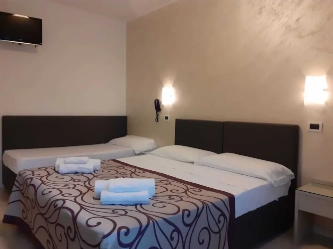 Standard Triple room with balcony