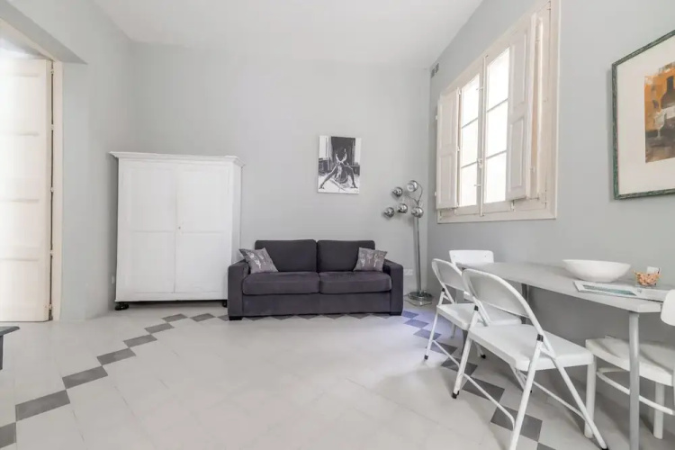 Spacious & Luxury 3BR Central Apartment