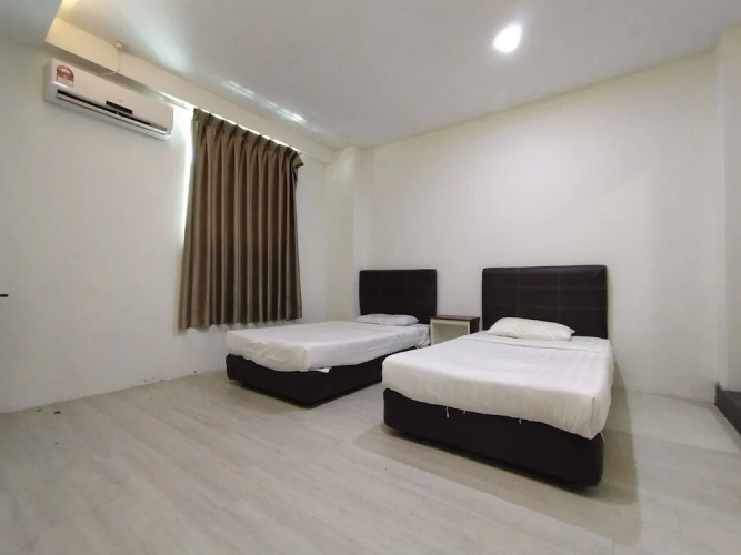 OYO 90668 Joy Inn