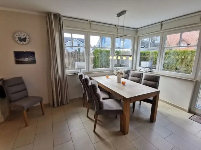 Strandburg Modern Retreat