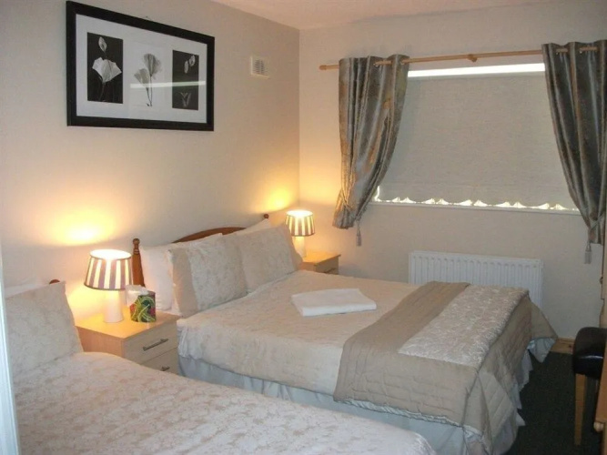 Aaron Vale B & B