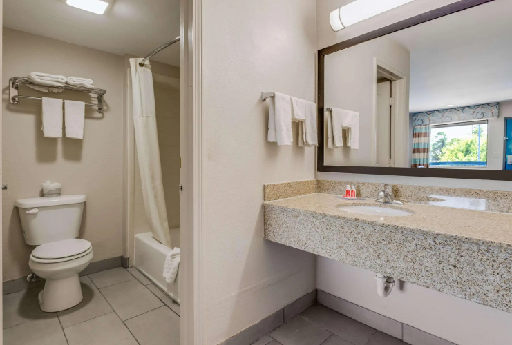 Econo Lodge Inn & Suites Enid South