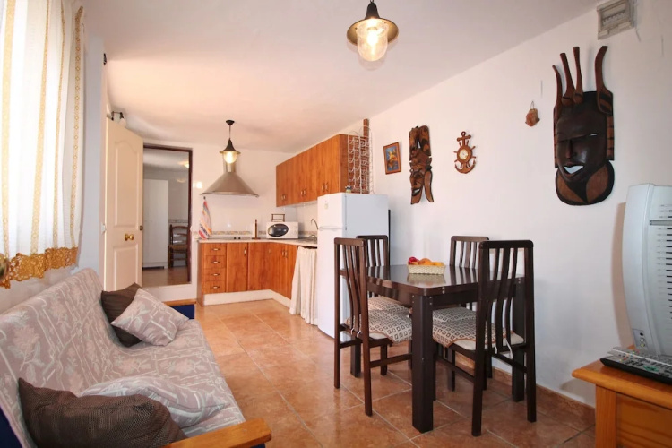 1038 Villa Cruz
