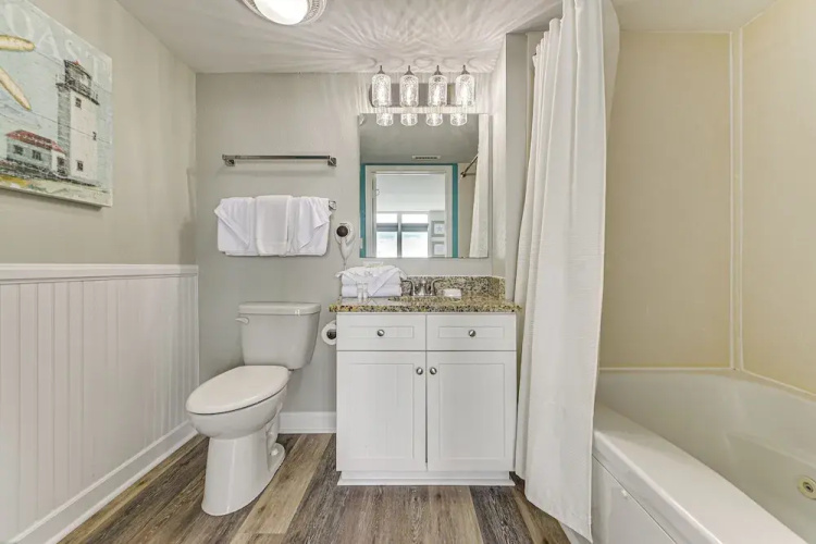 Oceanfront North Myrtle Beach Gem: Pools Access!
