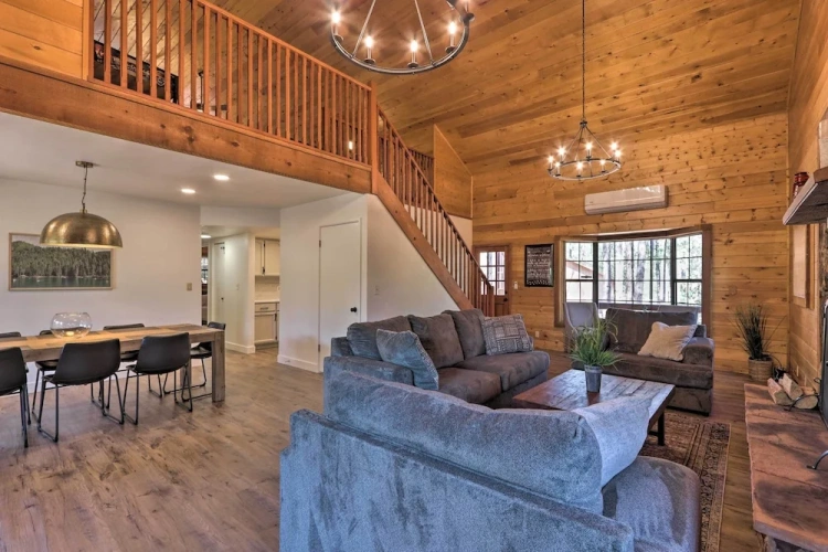 4 Bedrooms Cottage with balcony