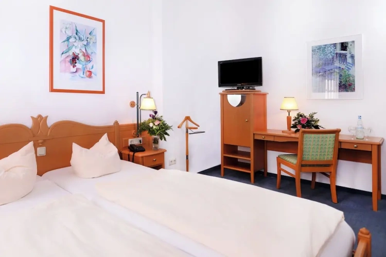 Standard Double room with courtyard view