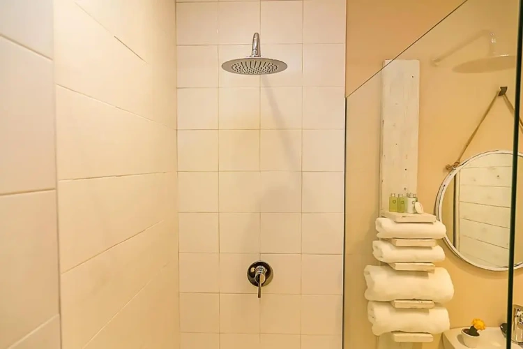 1 Bedroom Double Bungalow