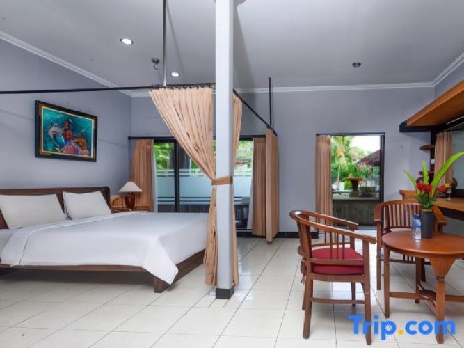 Deluxe Double room with pool view