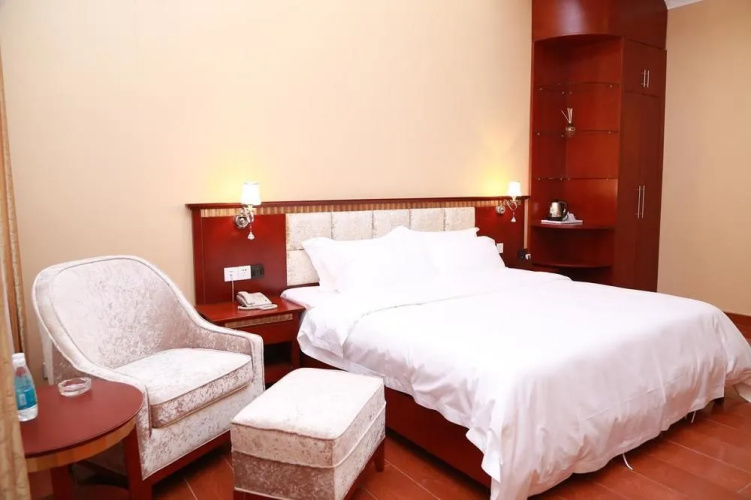 Longhui Hotel