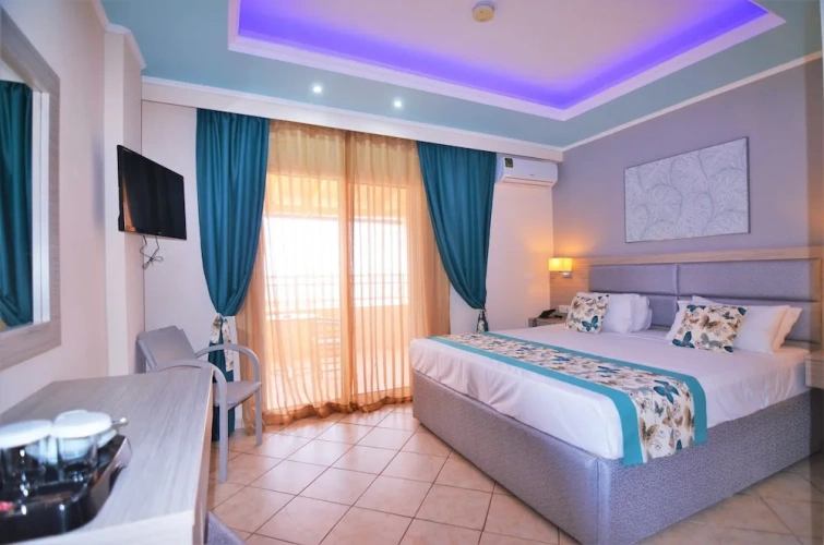 Superior Double room with balcony and with sea view