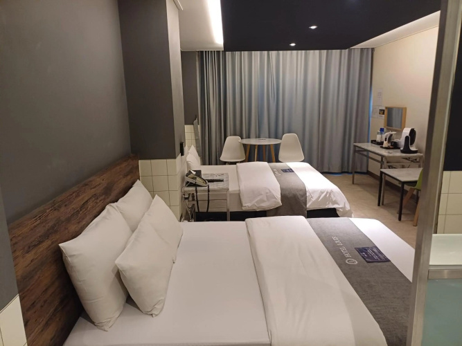 Louis Hotel