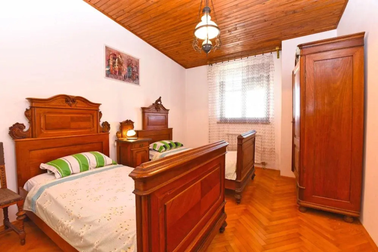 Apartment 1560