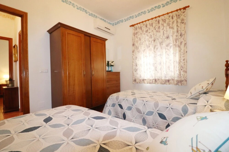 1037 Villa Alabarce