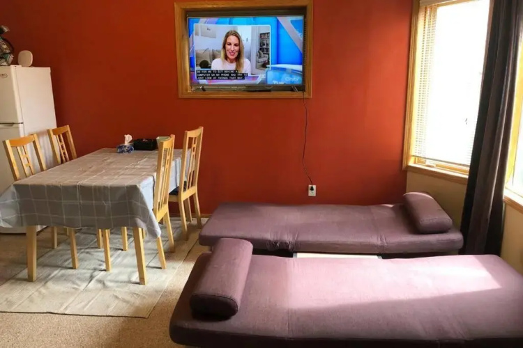 Sunny & Cozy Suite with Pool & Ping Pong table