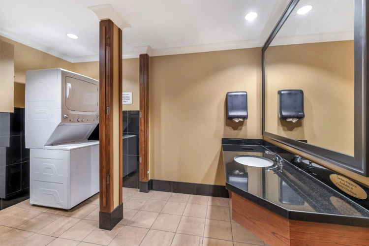 Best Western Plus Columbia River Hotel photo 31