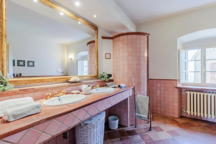 Villa Rapondi, a Farmhouse with View