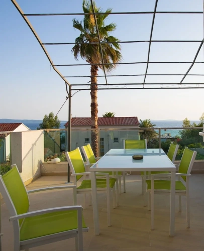 Apartment with sea view