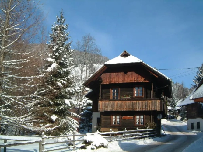 3 Bedrooms Cottage