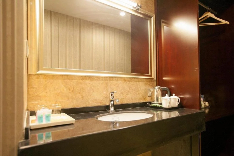 Shunfeng Hotel