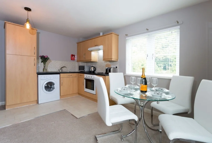 2 Bedrooms Apartment