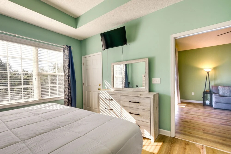 Barefoot Resort Condo w/ Pools & Balcony!