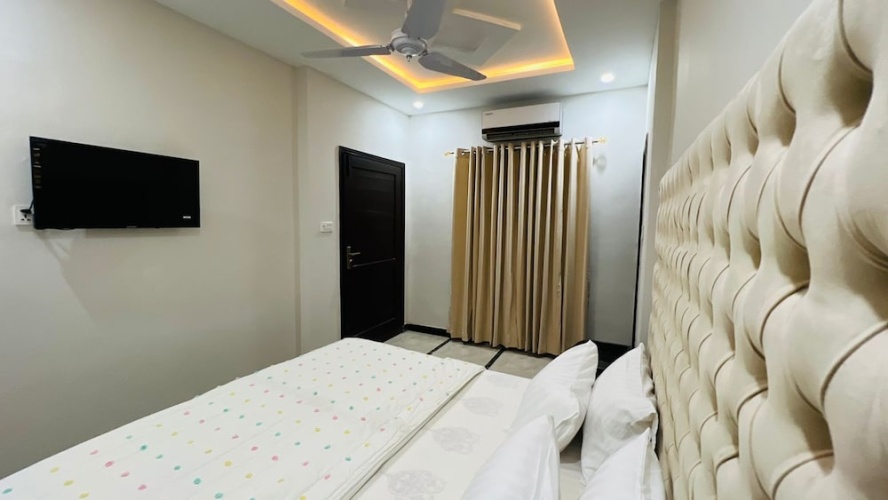 Hotel 11
