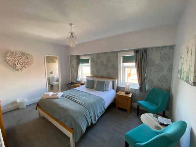 Superior Double room with partial sea view