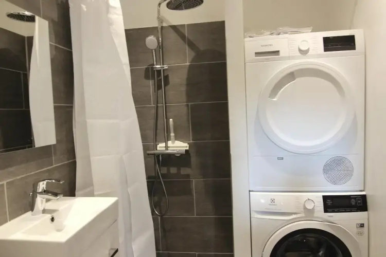 Great and Spacious 1-bed w