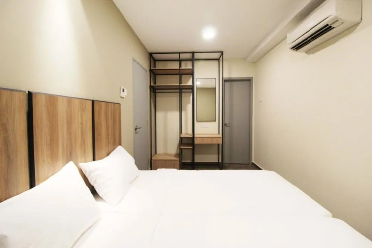KL Eight Suites