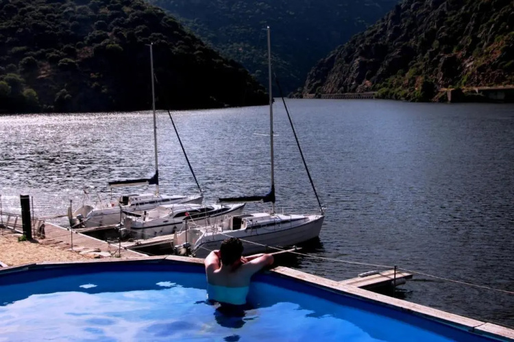 Douro Yachts & Chalets