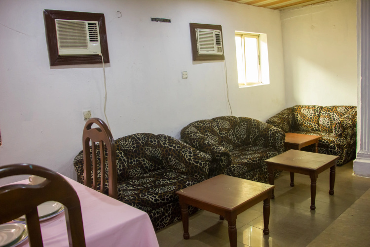 Creme Suites & Hotel