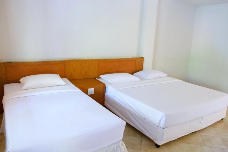 Sichang Shine Khao Resort