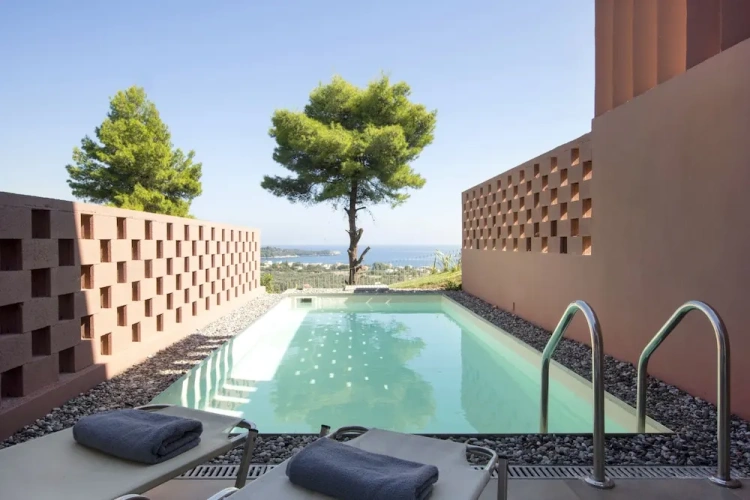 2 Bedrooms Villa