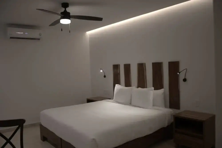 B10 Distinctive Hotel