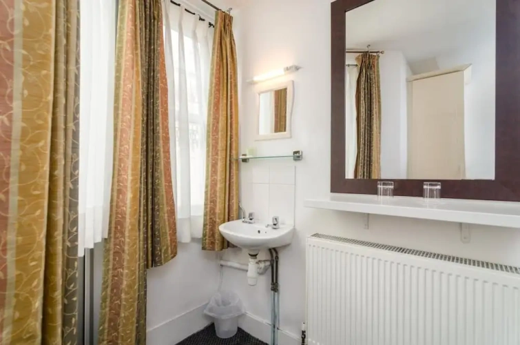 Triple room