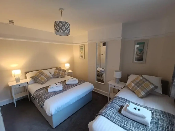 Standard Triple room
